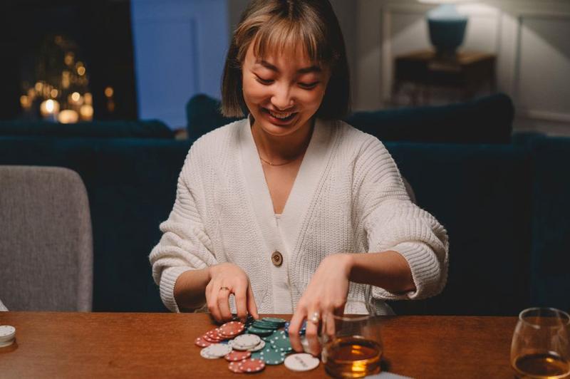 phỏm trực tuyến Debet